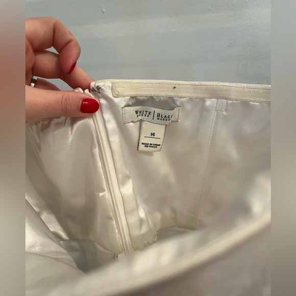 White lace dress - Picture 2 of 3